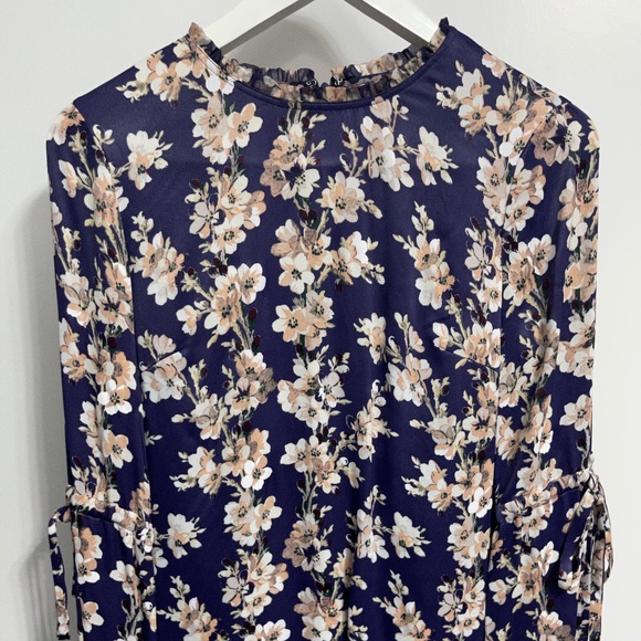 Club Monaco - Melech Bell Long Sleeve Blouse Night Shade/prune - Size XS - Picture 2 of 6